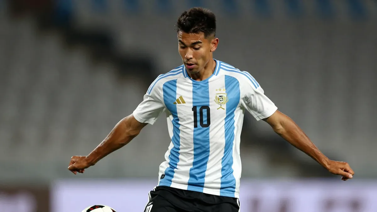 Aaron Collins’ stunning equaliser gave Milton Keynes Dons a 1-1 draw with Huddersfield Town, securing a point after a...